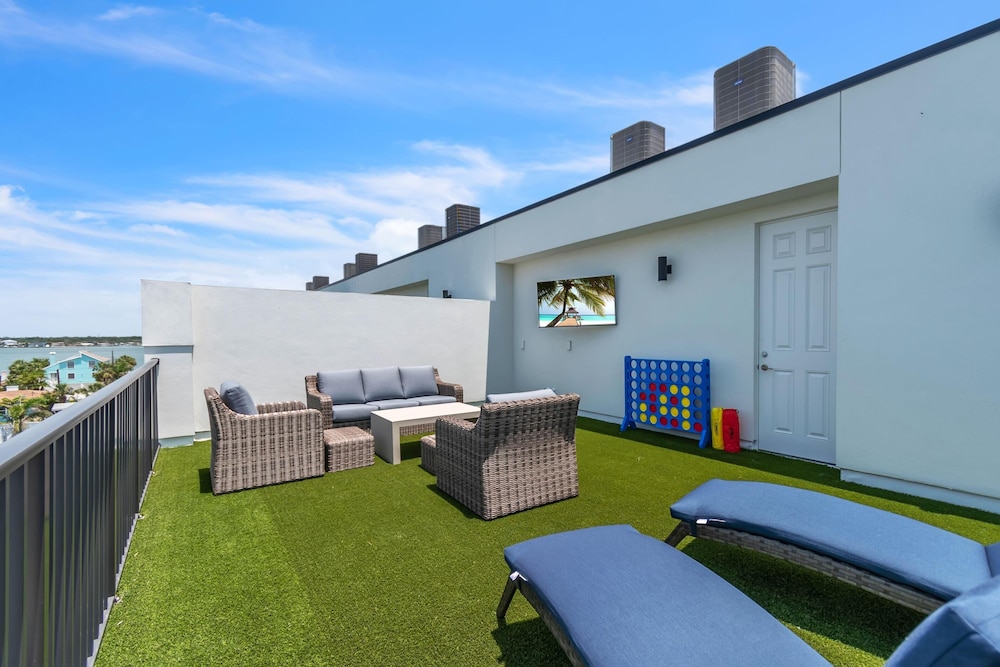 Azul Townhomes A4 - Sunset