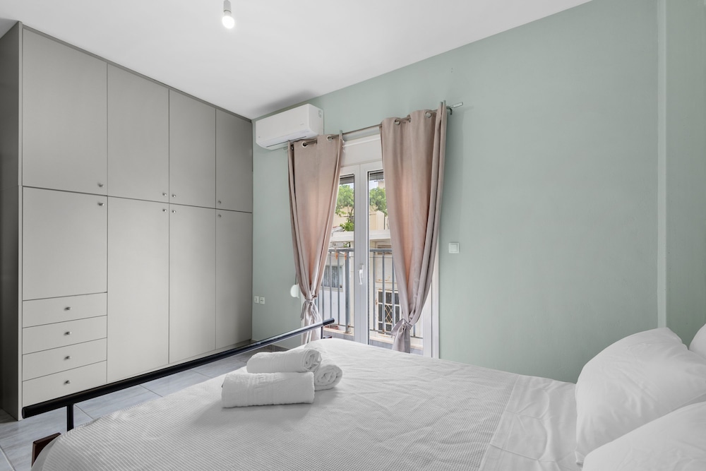 Litsa s Maisonette Near Sea - City Center
