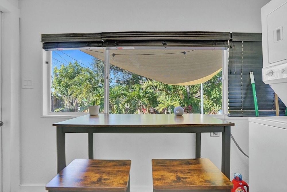 Zen 2br, 7 Min From Beach & Airport, Save Now!