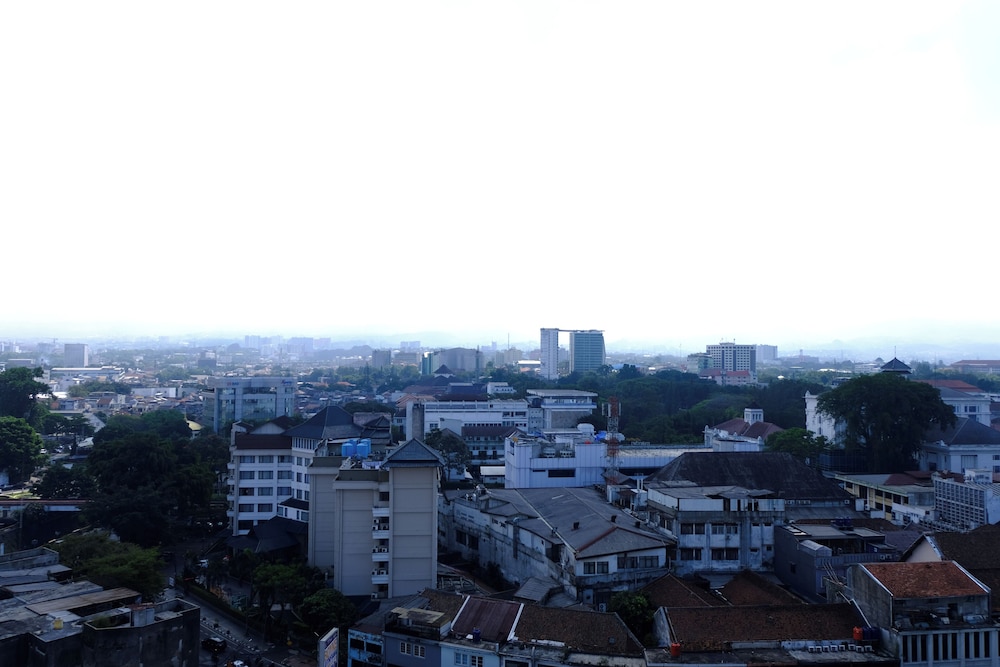 Great Deal 2Br At Braga City Walk Apartment view 3