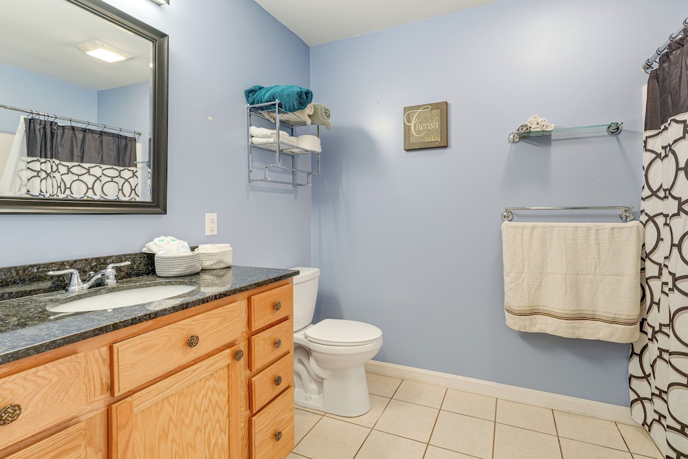4 Mi to Long Lake! Secluded Haven w/ Fenced Yard