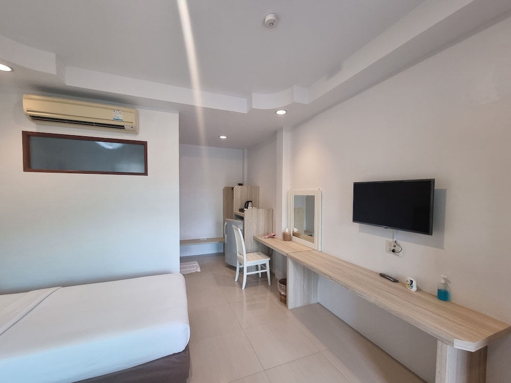 The Green Beach Resort