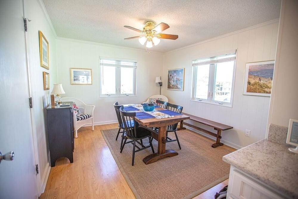 Feelin' Beachy-7a 2 Bedroom Home by RedAwning - Property Image 6