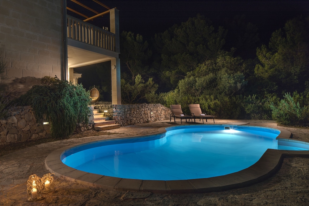 Luxury Villas Stari Grad view 2