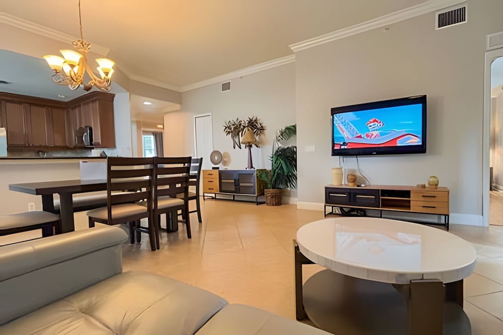 Modern 3BR Condo Reunion Resort + Pool Access