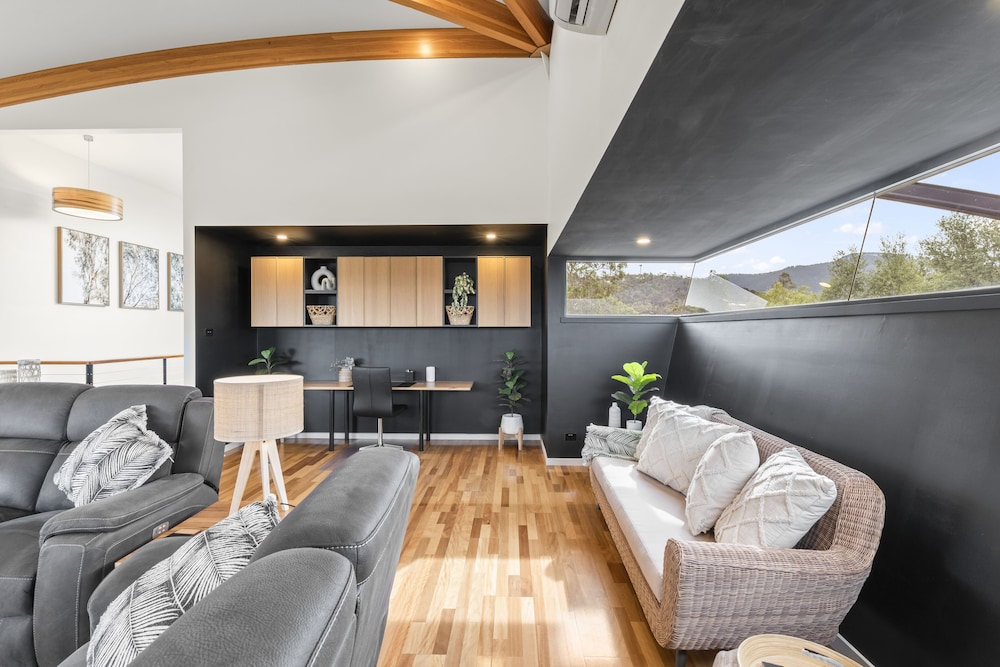 Tree Top Views - 4 Bedroom House