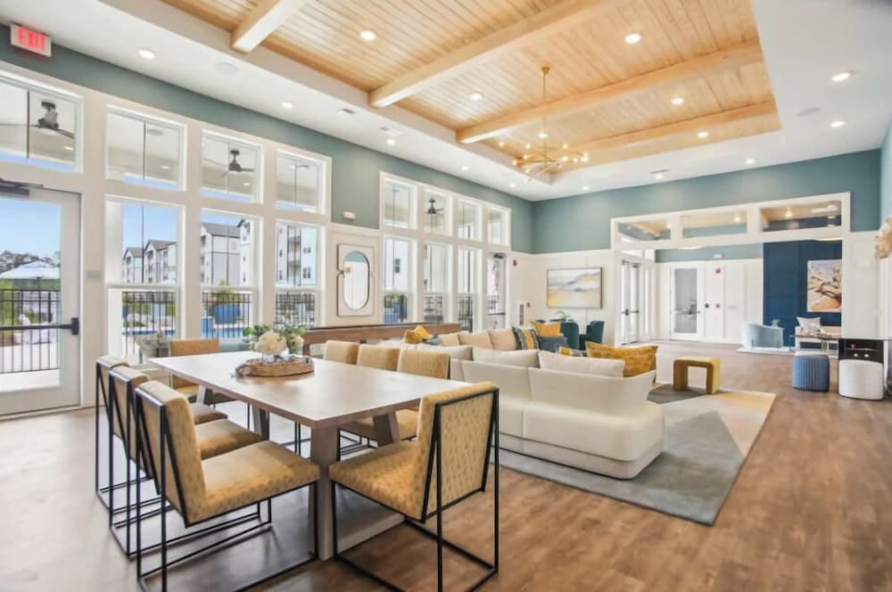 Landing Apartments near JAX