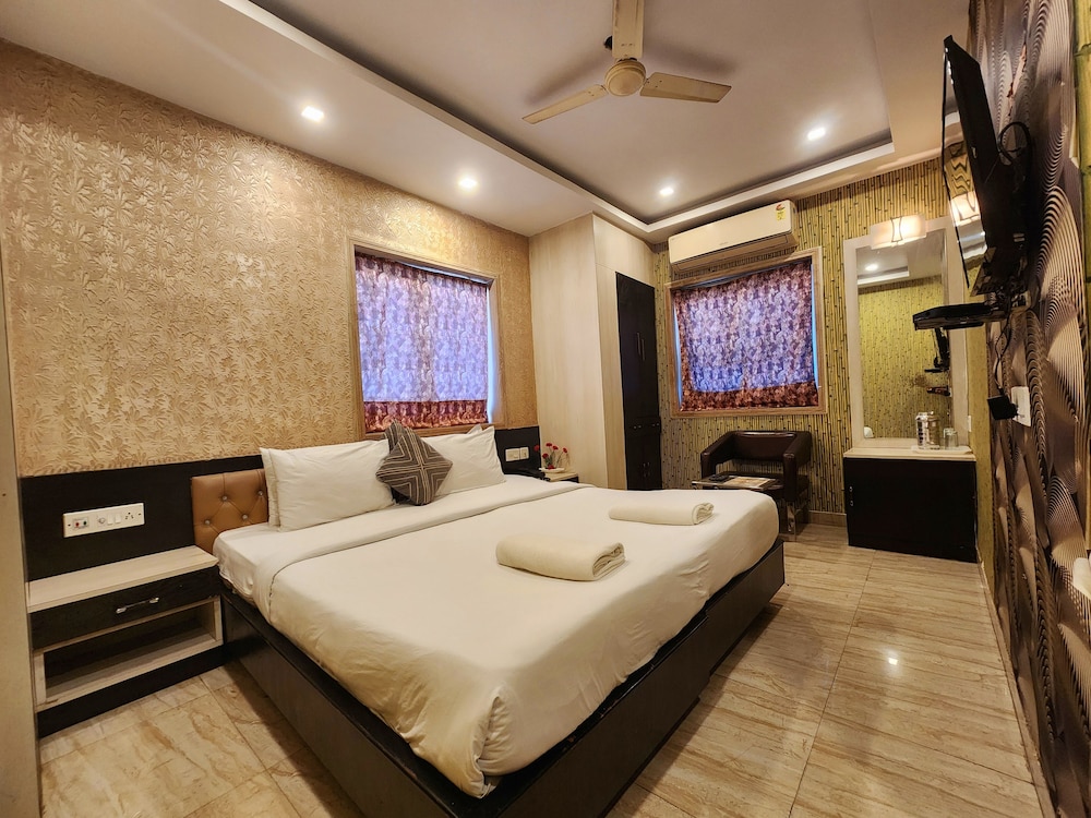 Hotel Orchid Plaza