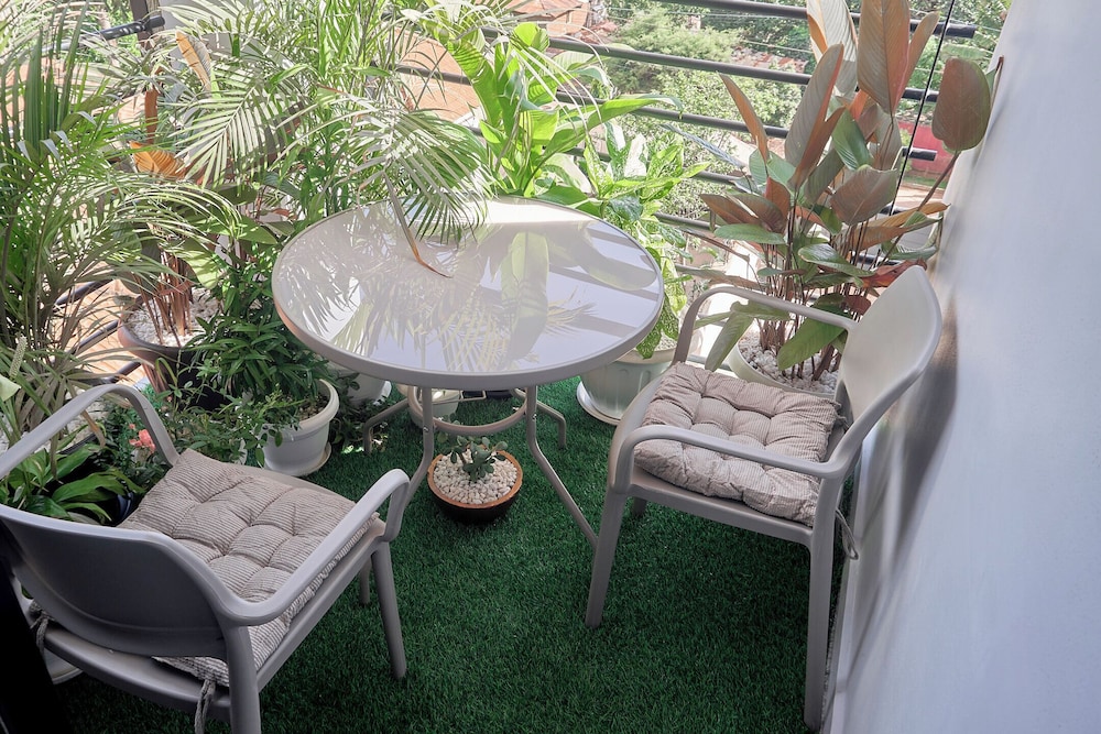 B&S Luxe Living