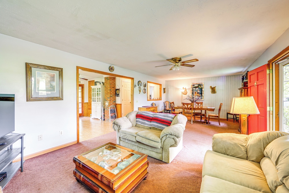 5 Mi to Lake Junaluska: Mtn Haven w/ Deck!