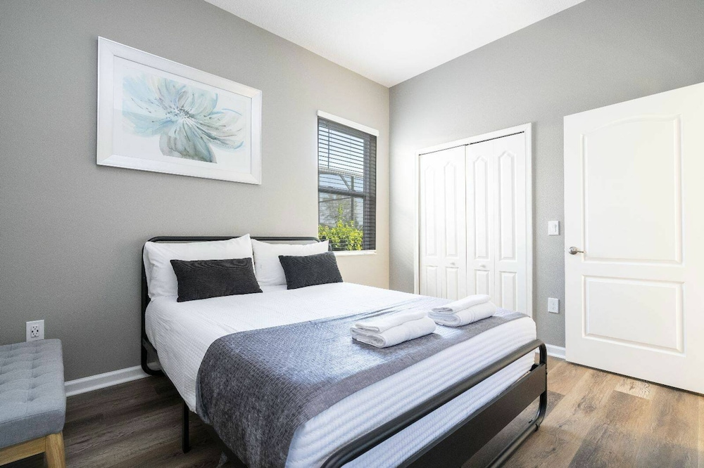 Solterra 12bd 11 5bat Sleeps24 Disney Pool Spa