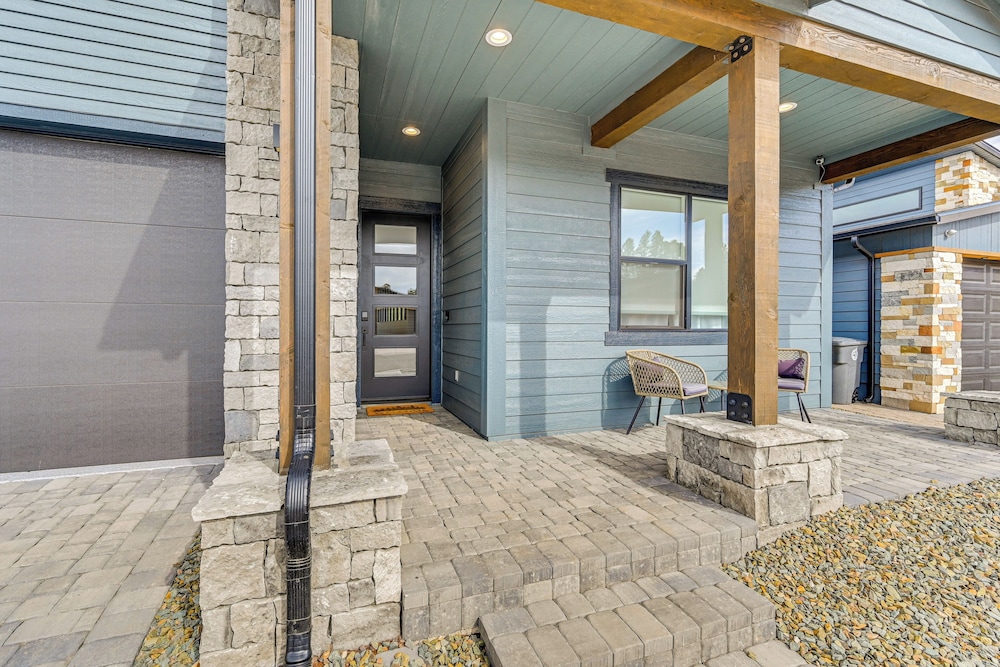 Large Patio at Peaceful Desert Home in Flagstaff! view 5