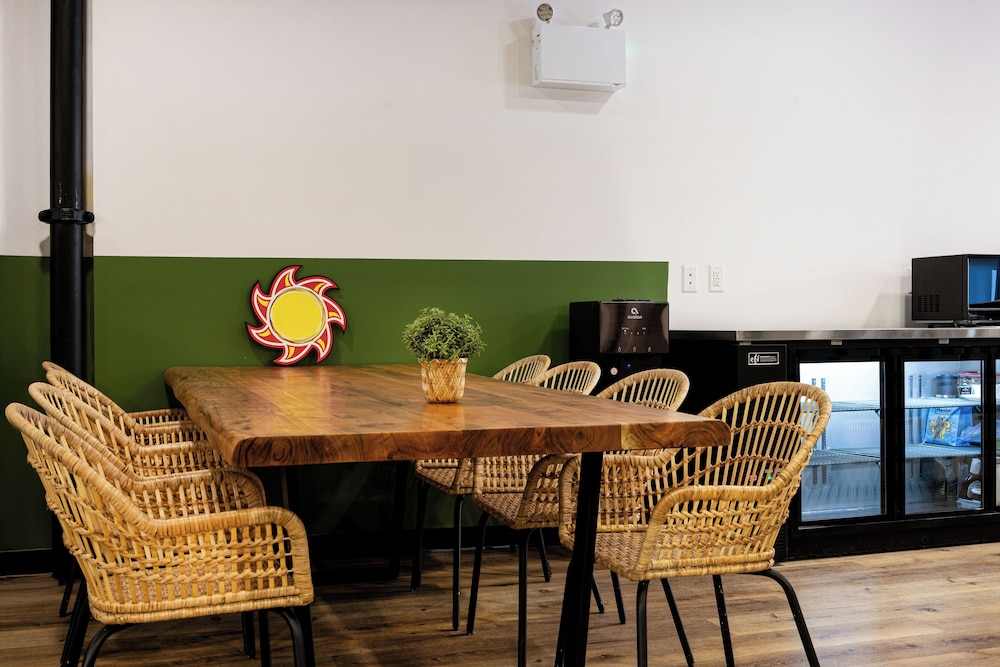 Samesun Vancouver - Hostel - Image 4