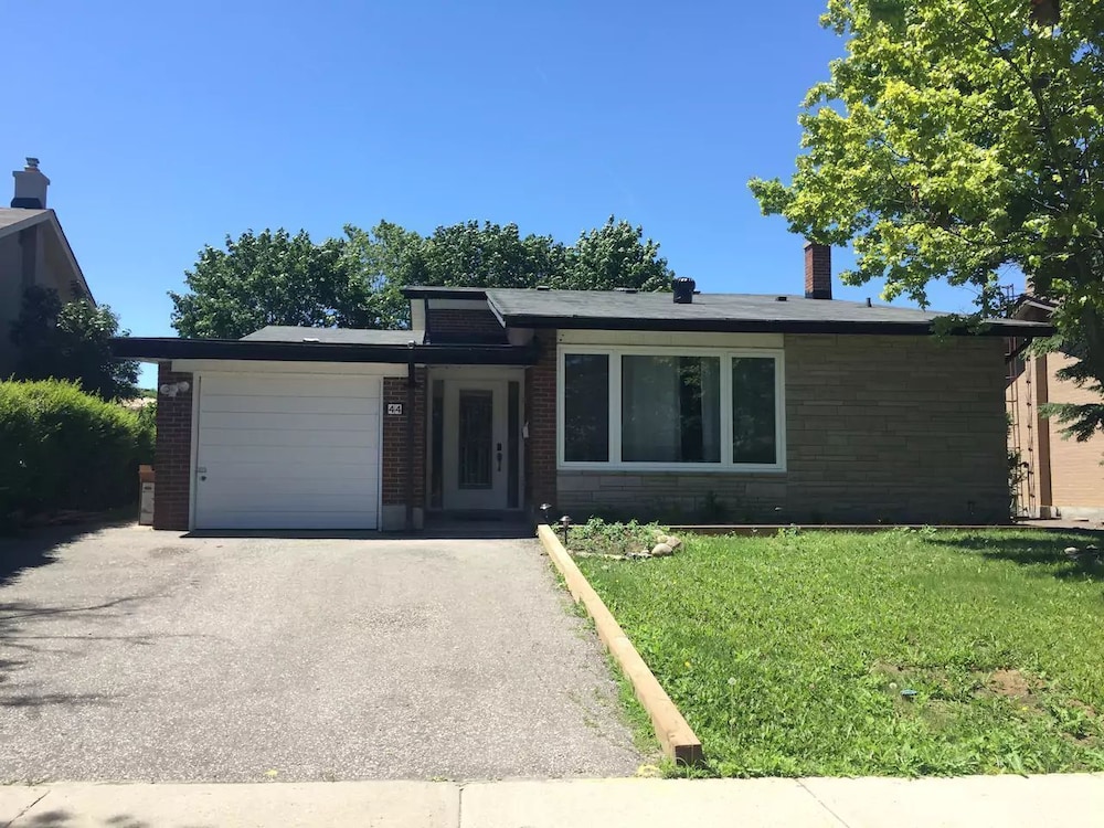 A1-Private up to 3 - Finch west subway - Image 1