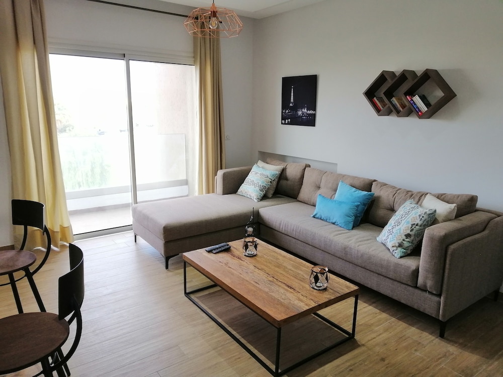 Hotel Bright and stylish Flat - Image 1