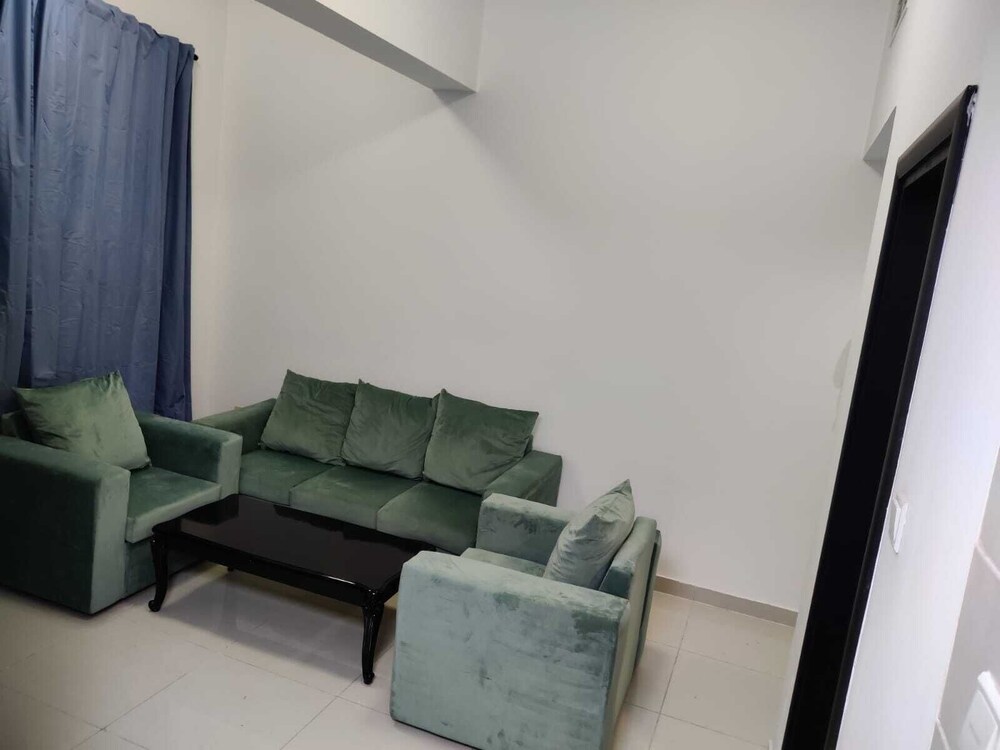 1BR in Dubai Marina Near Metro