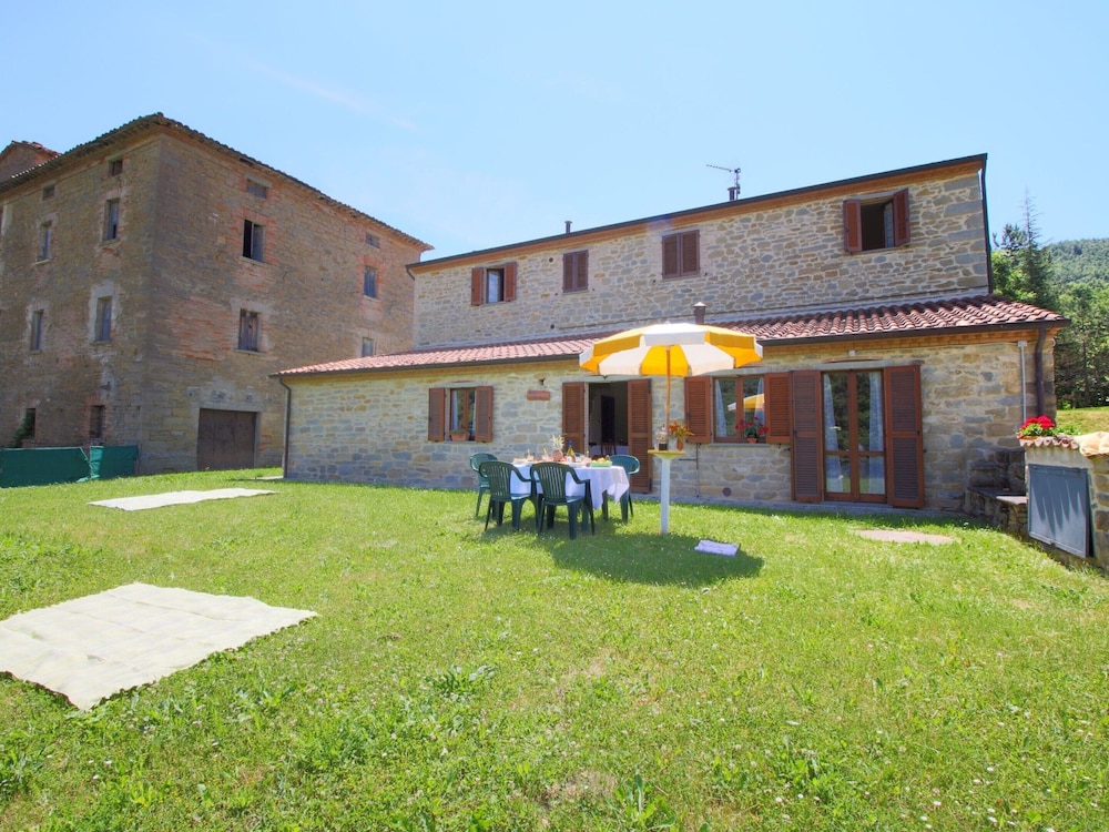 Property With Swimming Pool, Spacious Garden, Private Terrace and Views