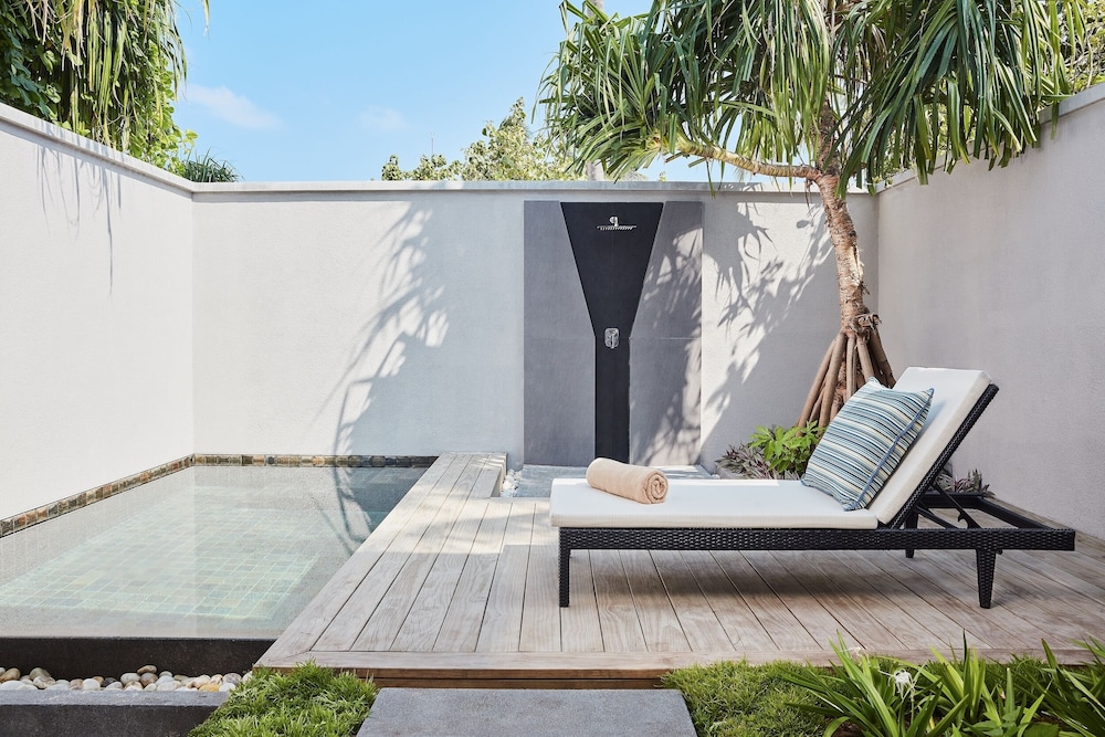 NH Collection Maldives Havodda Resort 5