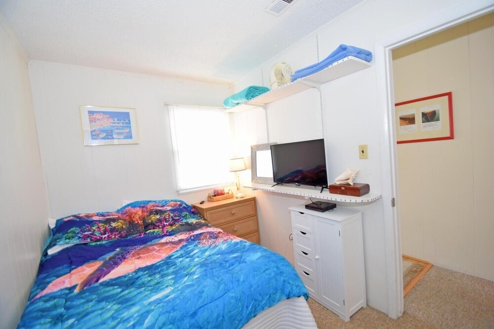 Ocean Manor 1n 3 Bedroom Condo by RedAwning view 3
