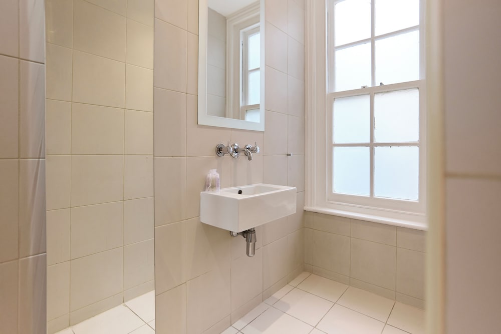 Hampstead Parkside Apartment