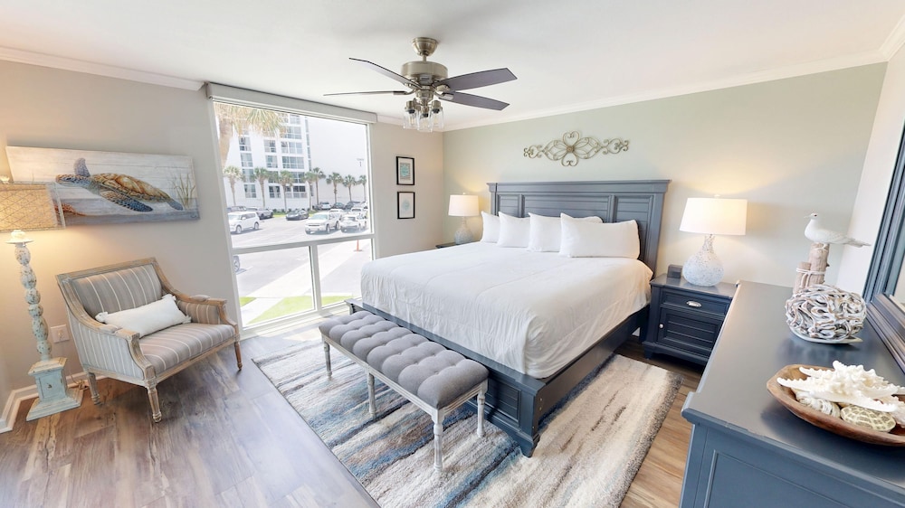 Shoreline Towers 3025 2 Bedroom Condo