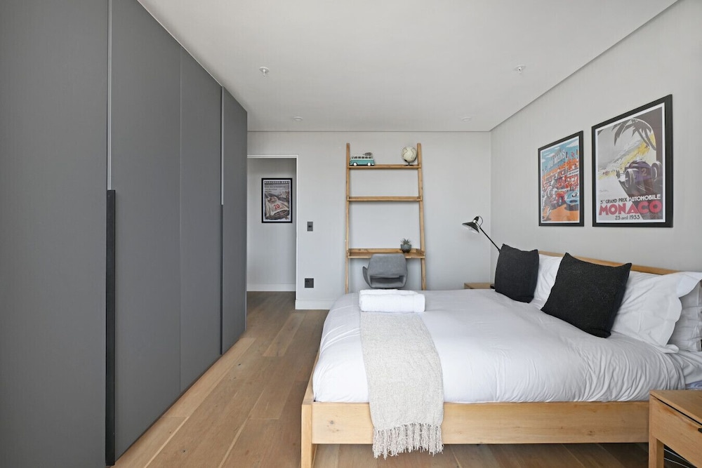 2 Bedroom Heart of Sea Point The Avant
