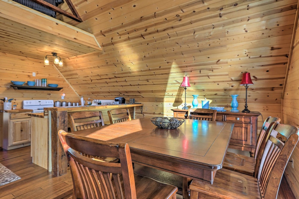 Milledgeville Vacations - Sparta Lake Home w/ Deck  Boating Access! - Property Image 2