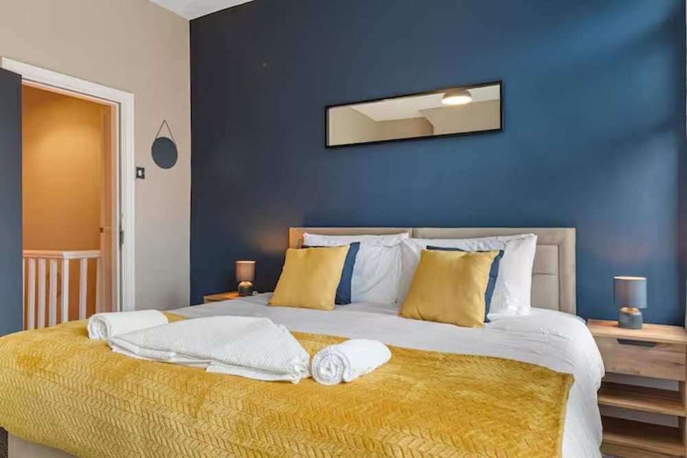 Stylish 3-bedroom Home 14mins to Co-op Live Arena