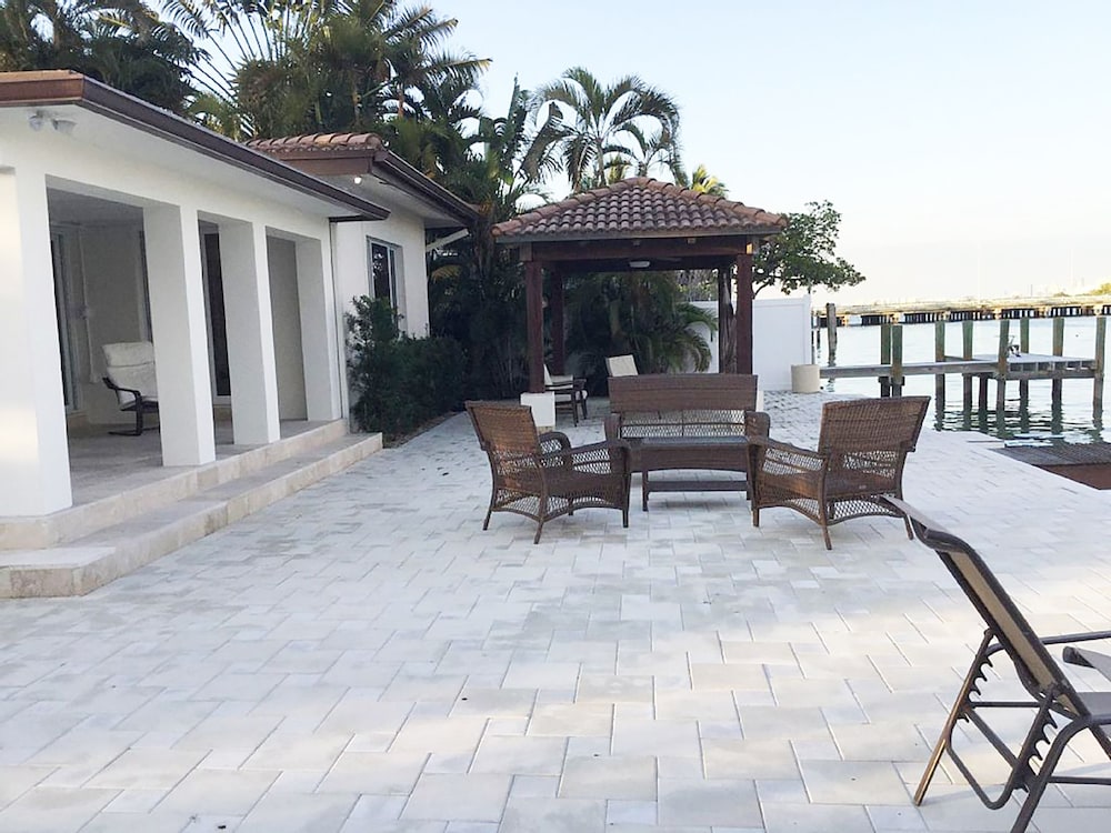 5 Bedroom Homes in Miami Beach by TMG
