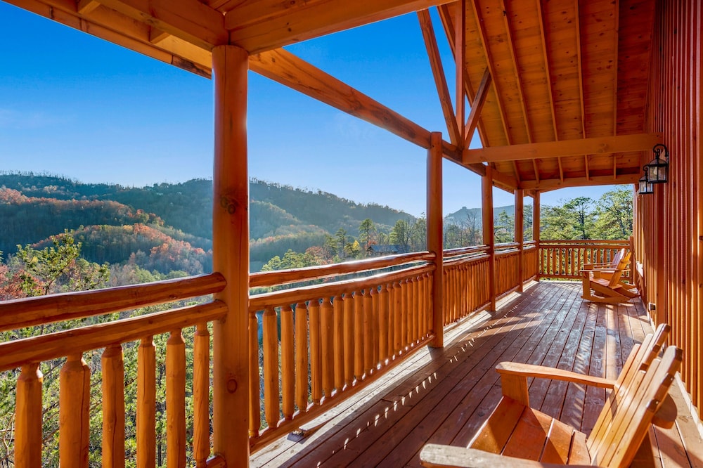 Exquisite Getaway w Indoor Pool Theater