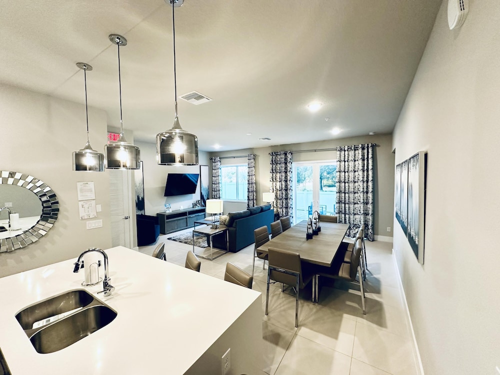 Beautiful Condo at Reunion