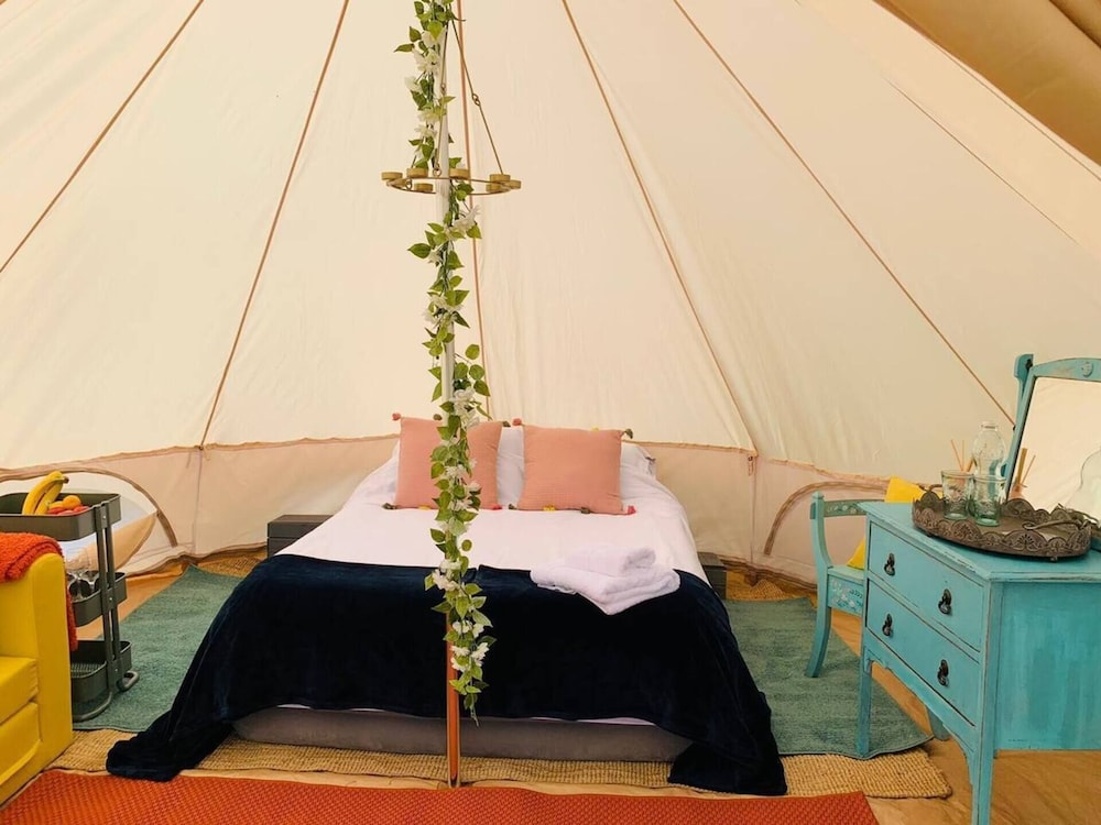 Private Glamping in a Vintage Caravan & Bell Tent view 4