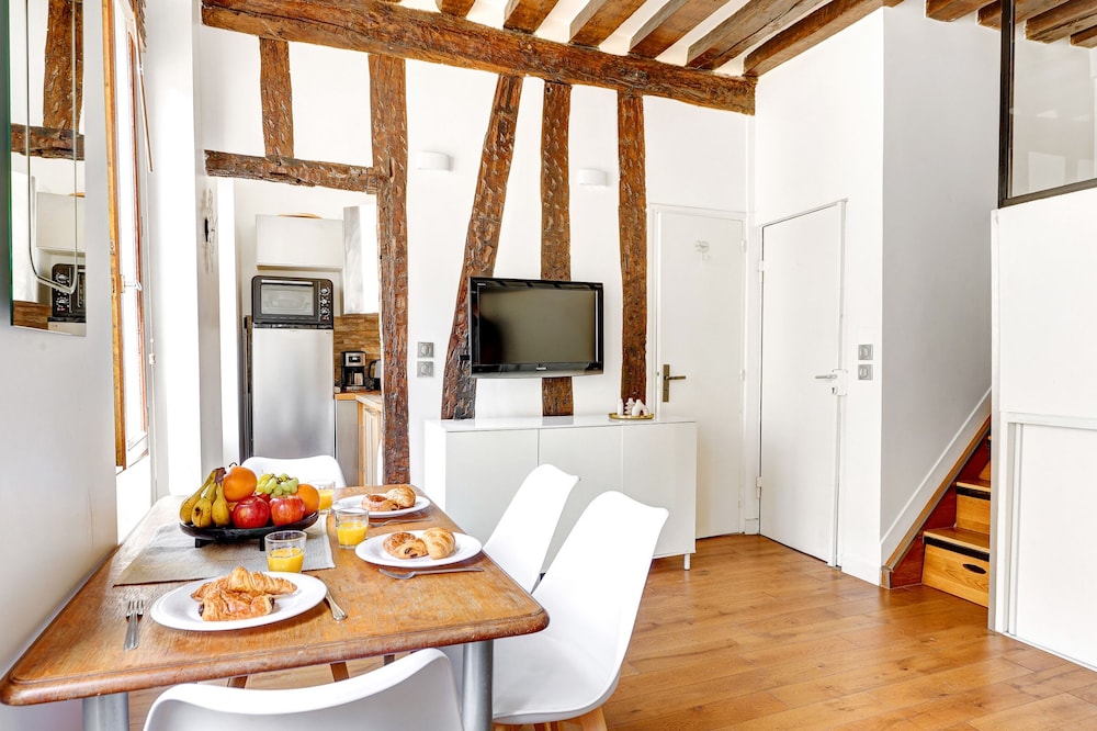 Comfy Flat for 4 - Central Le Marais