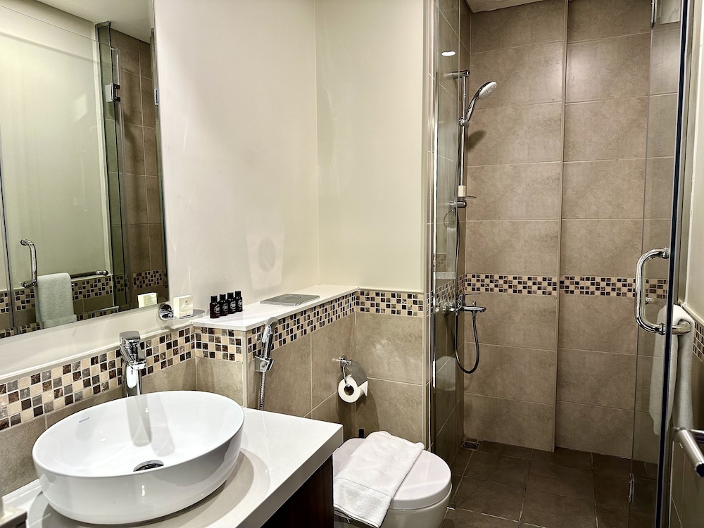 LuxBnB Vera Residences I Skyline Views