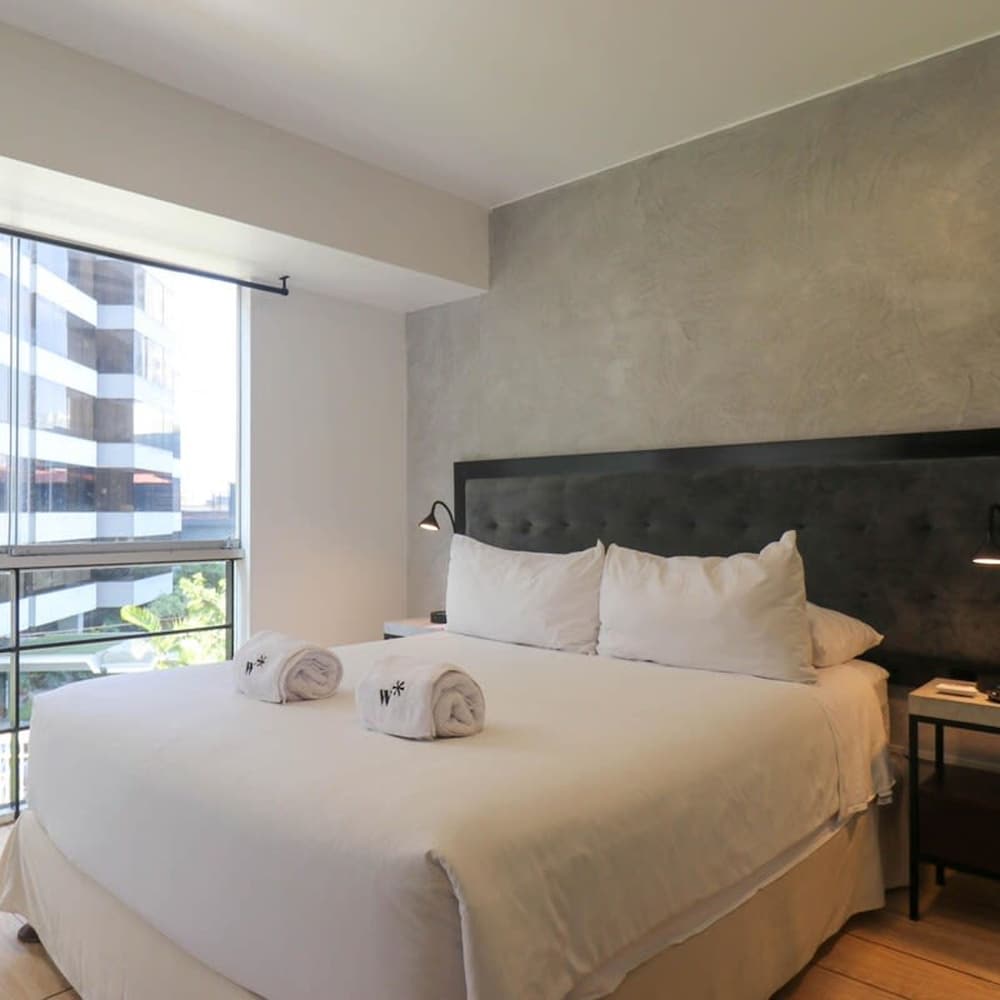 w Upscale 2BR Near Larcomar Miraflores