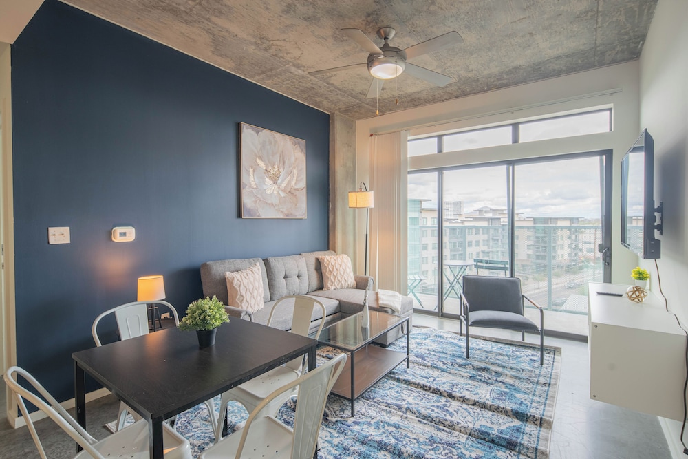 ROVE LIVING/KL - Roosevelt Point