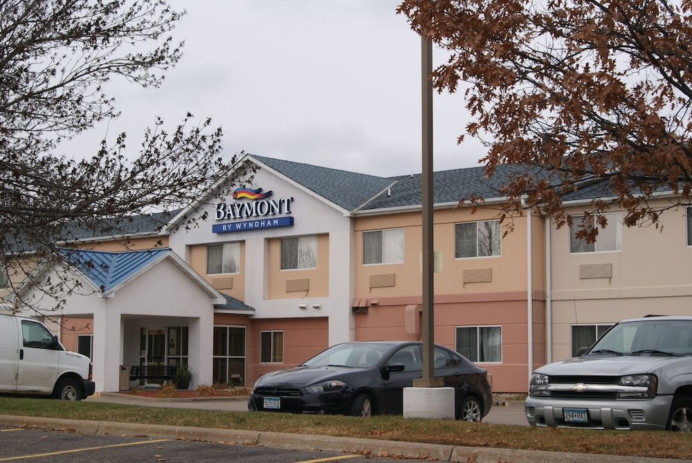 Minneapolis / St Paul Vacations - Baymont by Wyndham Coon Rapids - Property Image 1