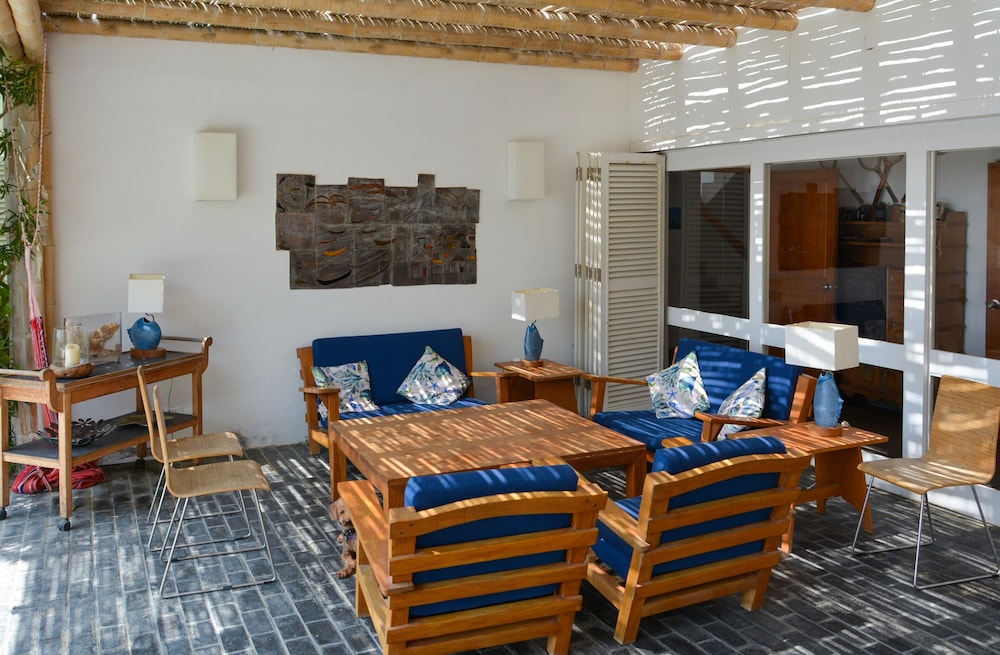 Casa Paracas by Wynwood House