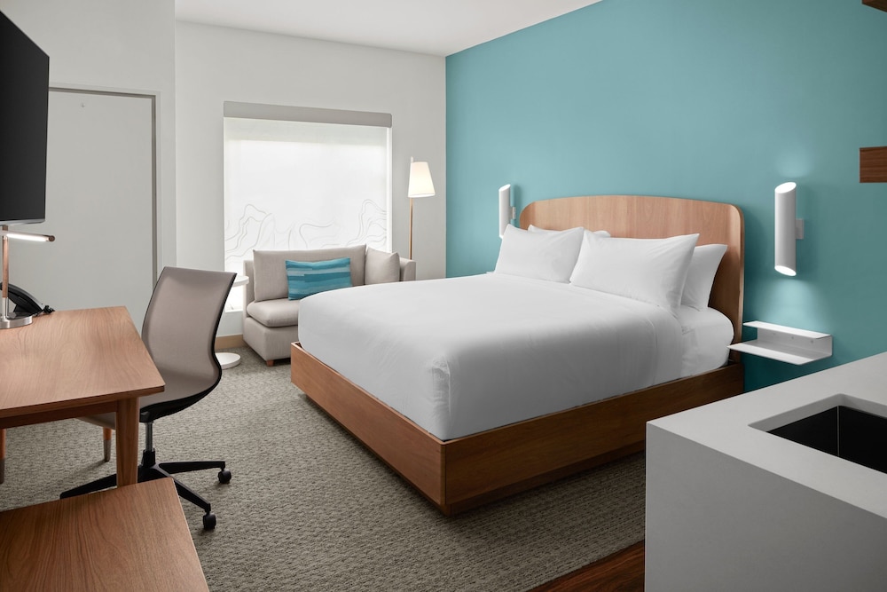 Charlotte Vacations - Element Charlotte Uptown - Property Image 1