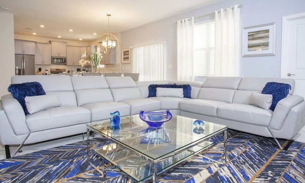 6 Bedroom Home at Champions Gate - Image 2