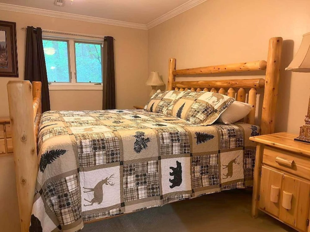 Mountain View Bliss - Cozy 1BR Cabin view 5
