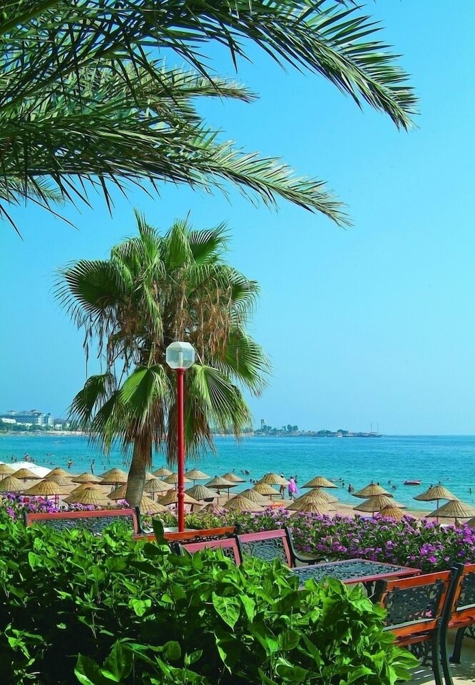 Rubi Hotel