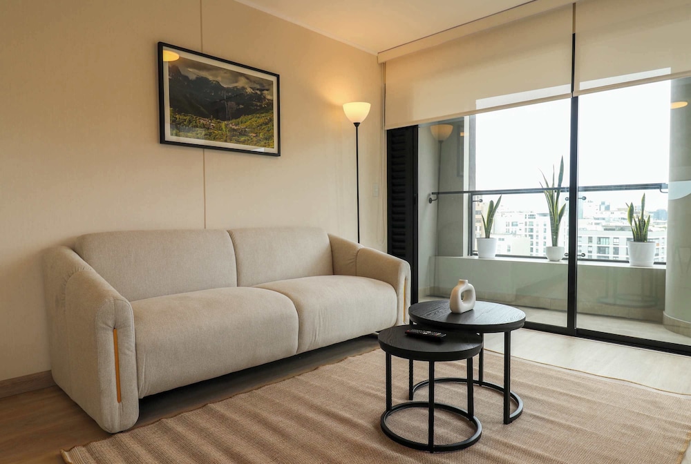 w Dazzling 2BR w Balcony in Miraflores