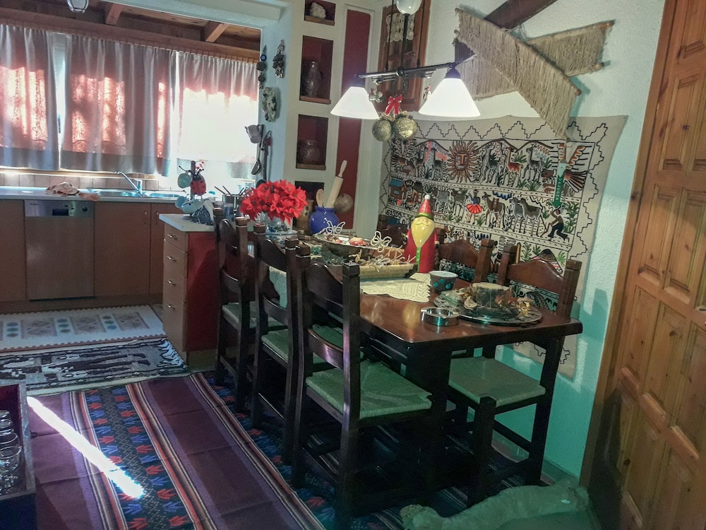 Family Abode for Vacation in Arachova - Property Image 4