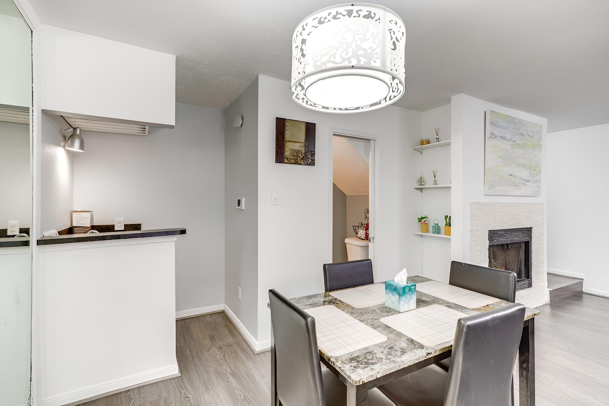 Quiet Houston Townhome Near Parks & Shopping view 4