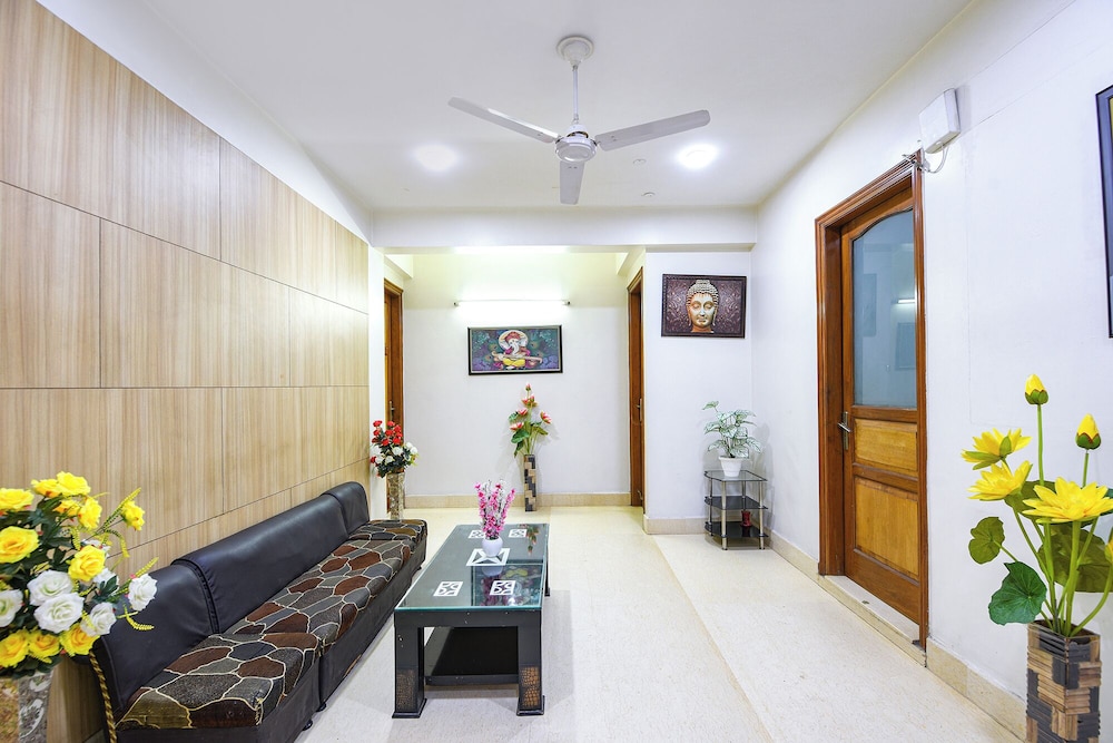 Fabhotel Akashneem