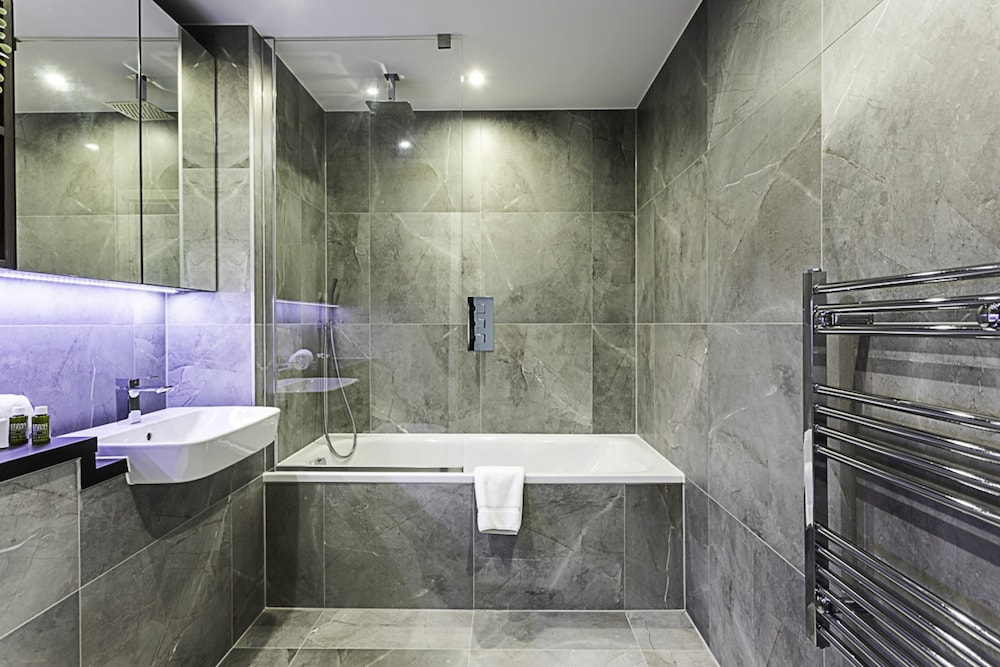 Icon Tower Flat IX