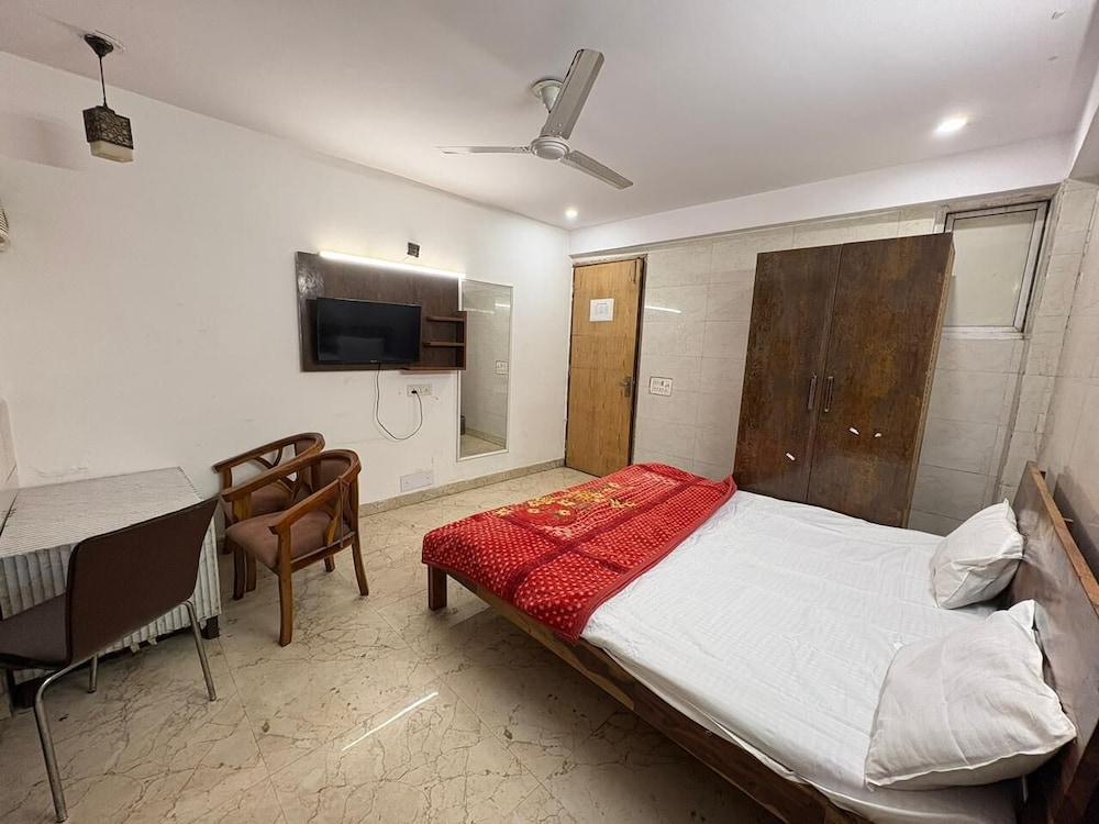 Hotel Twamev Ashram