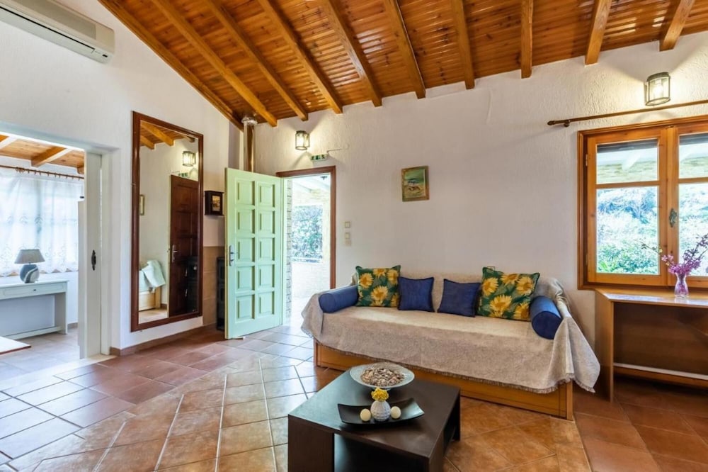 Nerissa Cottage - Skopelos Glossa view 3