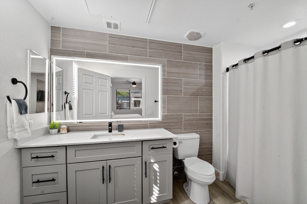 Chic 1br At Westgate Pool, Gym & Stadium Fun 1 Bedroom Apts